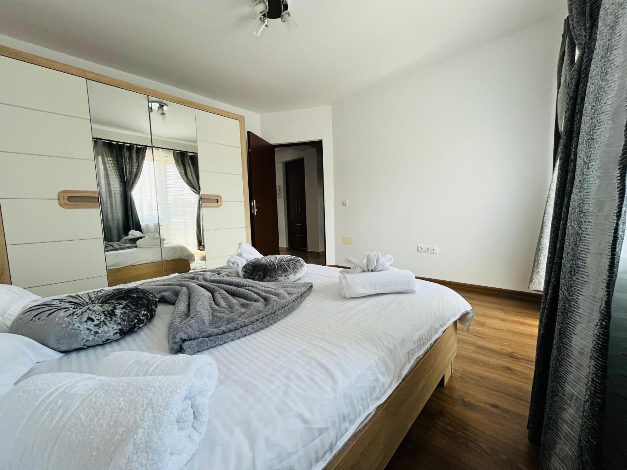 Green Apartaments Zărneşti Bagian luar foto