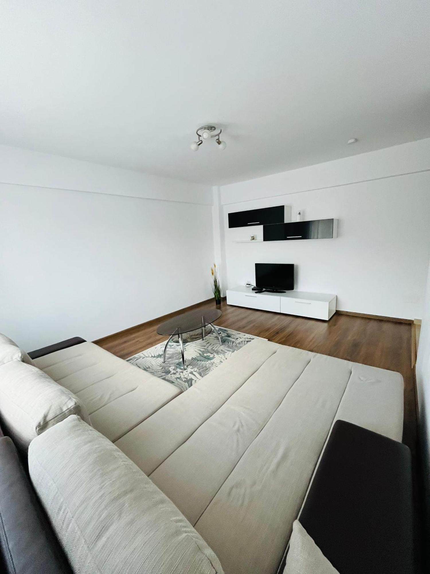 Green Apartaments Zărneşti Bagian luar foto