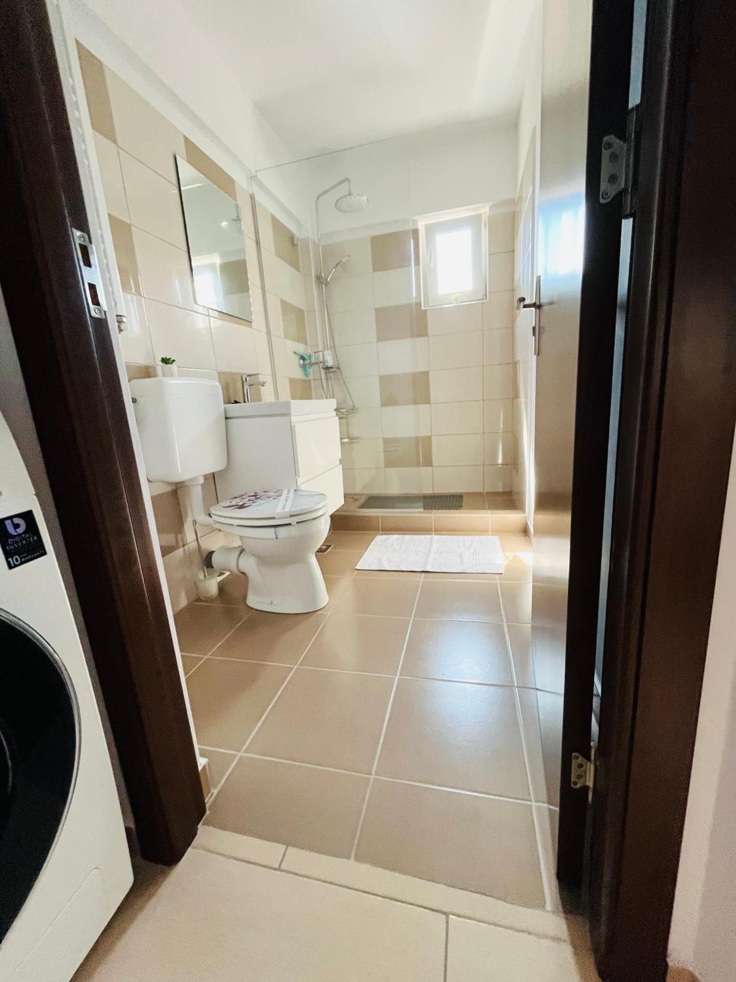Green Apartaments Zărneşti Bagian luar foto