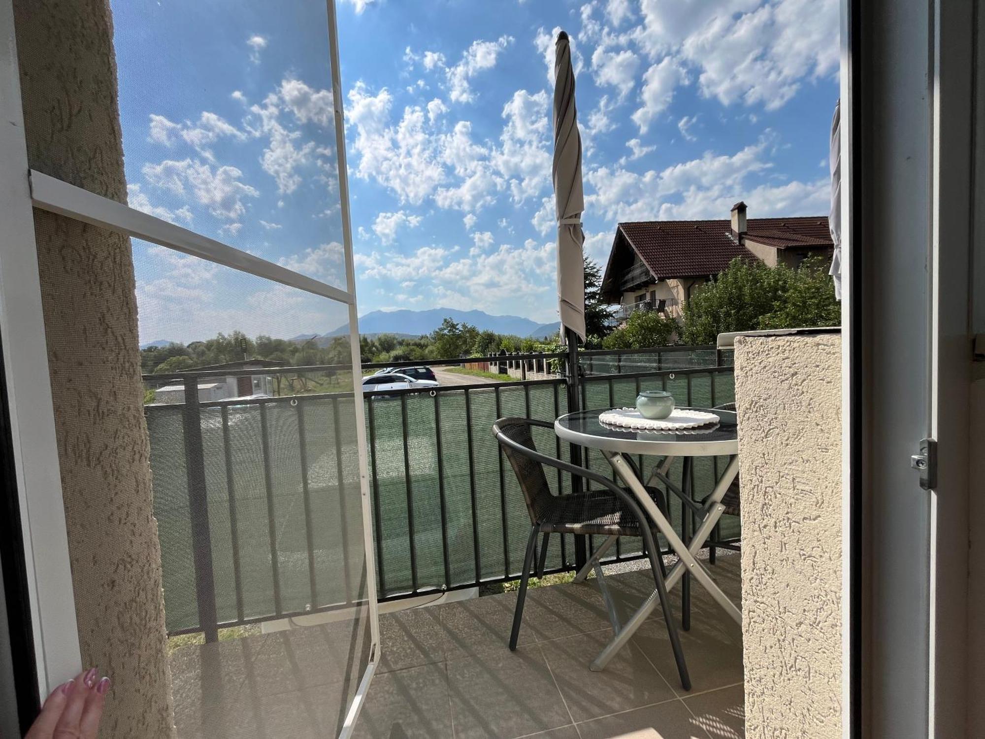 Green Apartaments Zărneşti Bagian luar foto