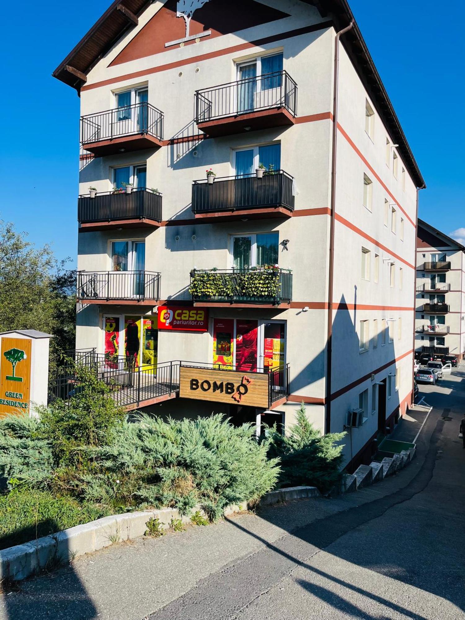 Green Apartaments Zărneşti Bagian luar foto