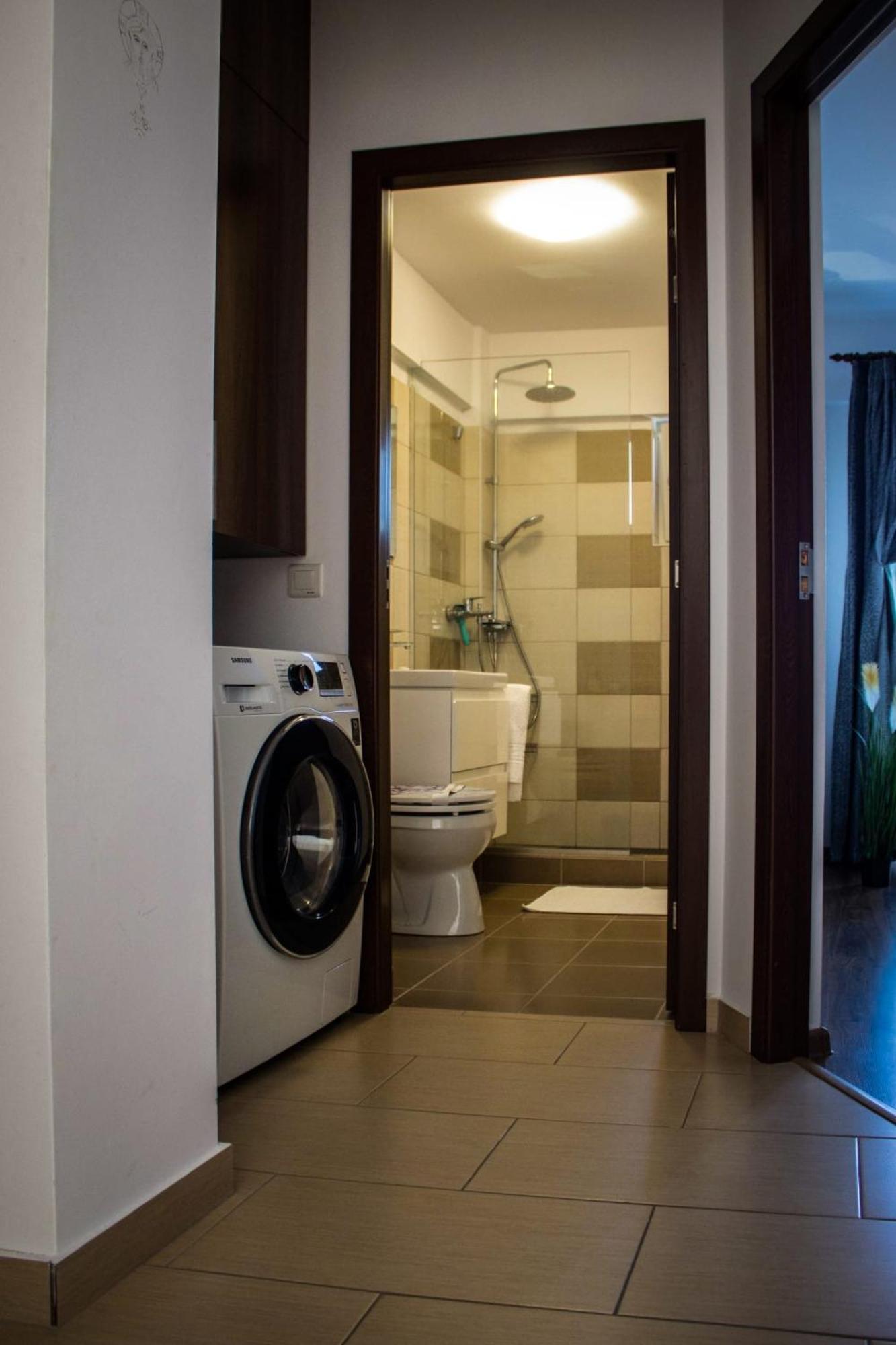 Green Apartaments Zărneşti Bagian luar foto
