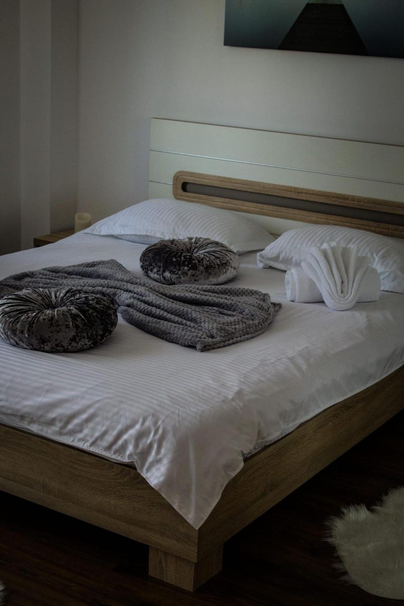 Green Apartaments Zărneşti Bagian luar foto